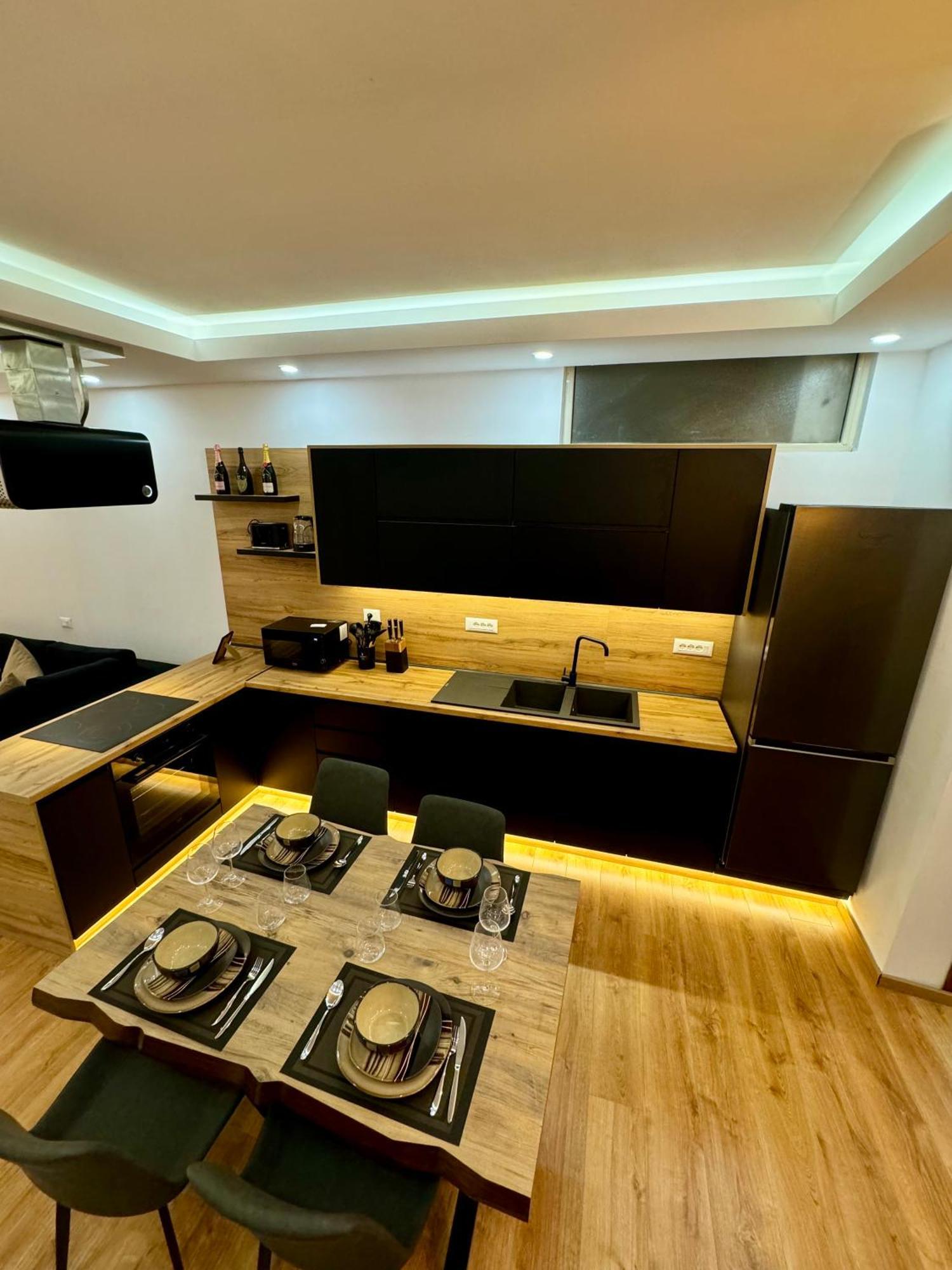 שקודר Luxury Central Baba Apartment מראה חיצוני תמונה
